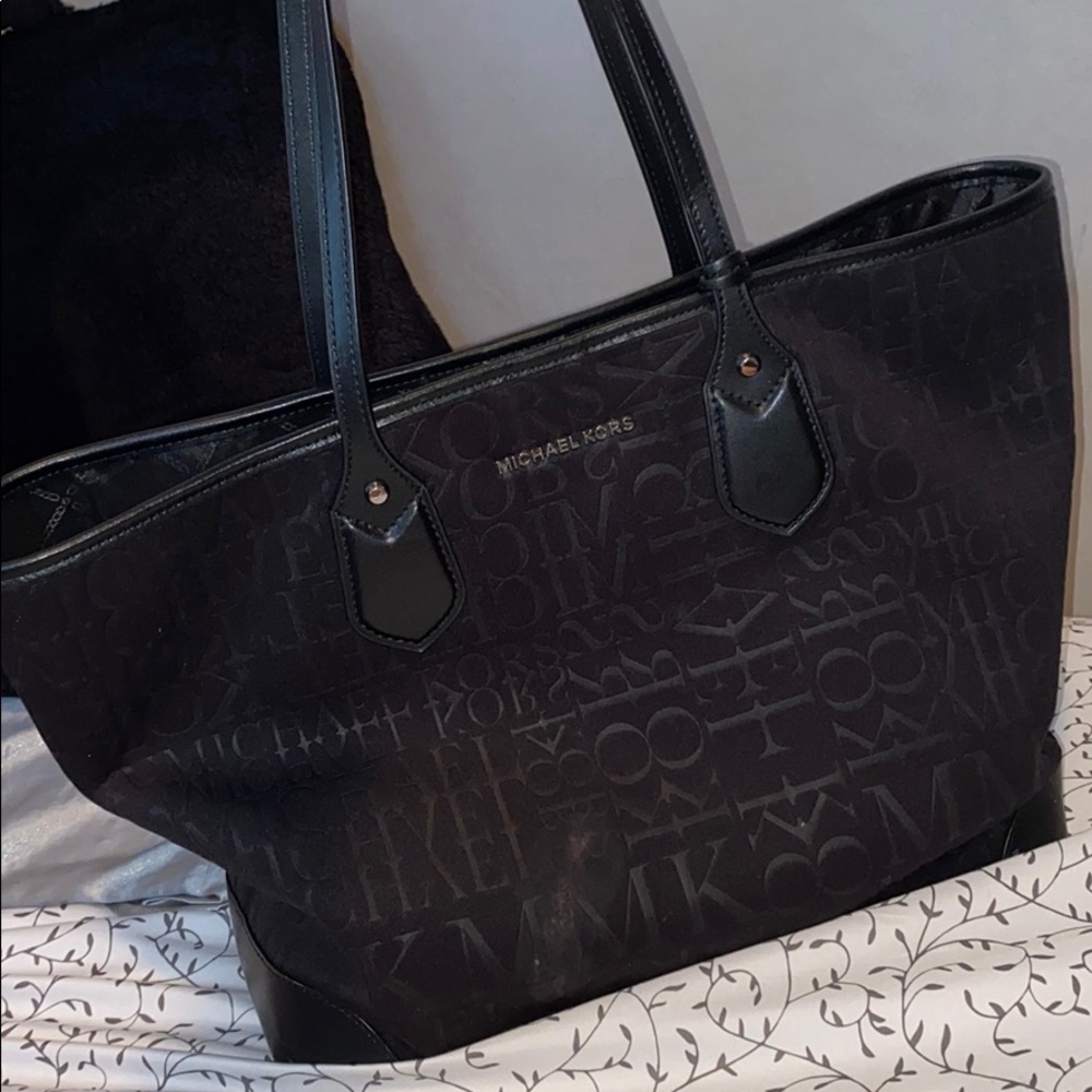 Micheal kors purse